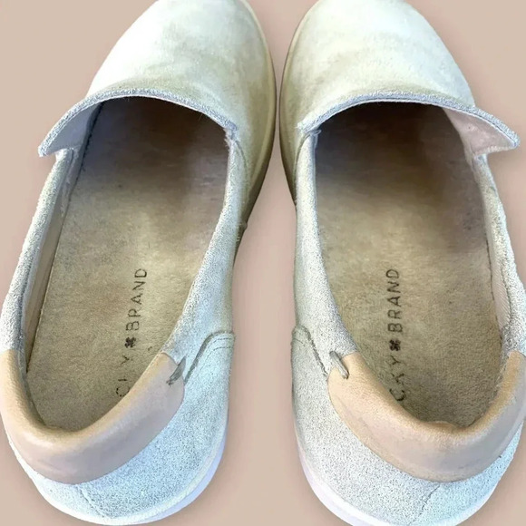 Lucky Brand Suede Leather Slip On Loafer Sneakers Women Size 8M Silver Cloud - Picture 5 of 16